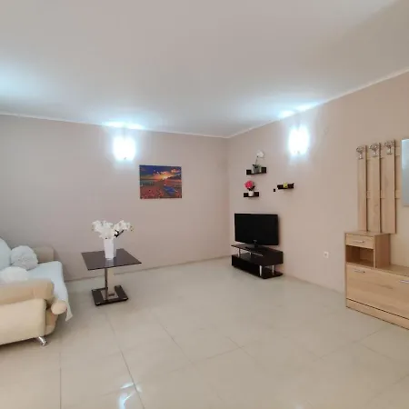 Апартамент Съмър / Summer Apartment Apartment *