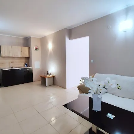 Апартамент Съмър / Summer Apartment